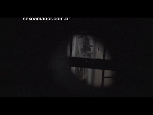❤️ Blondīnīte tiek slepeni filmēta ar kaimiņu vuajeru, kurš slēpjas aiz dobiem ķieģeļiem Tik porno pie porno lv.it-com.top