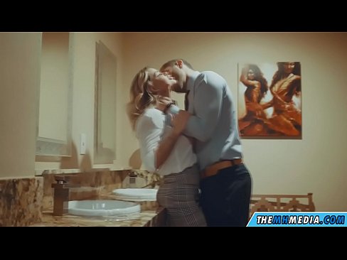 ❤️ Kad krūtiska blondīne pavedina tevi publiskā tualetē Tik porno pie porno lv.it-com.top